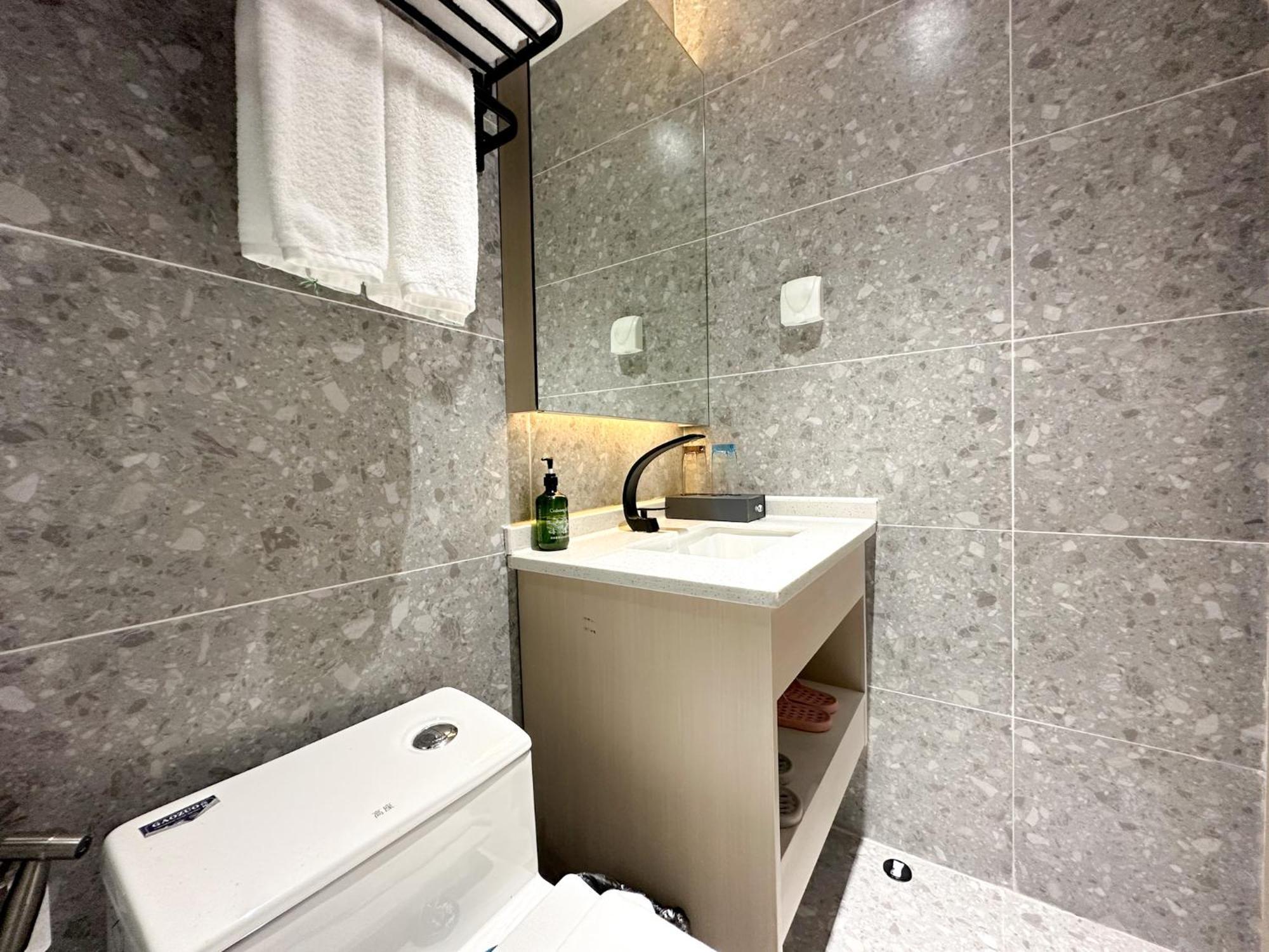 Ark Seaview Holiday Inn Sihanoukville Exterior foto