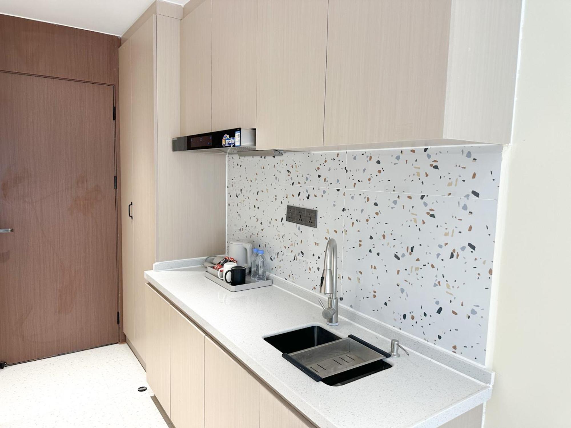 Ark Seaview Holiday Inn Sihanoukville Exterior foto